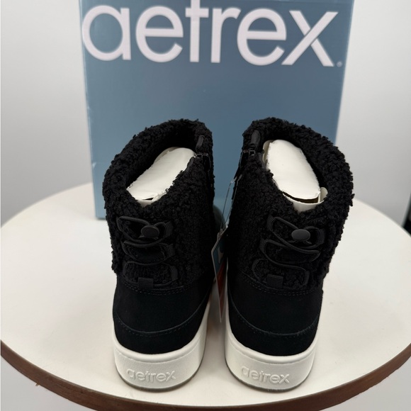 Aetrex Winnie Black Shearling Weatherproof Orthotic Arch Support PC400 Size 8.5 - Picture 8 of 15
